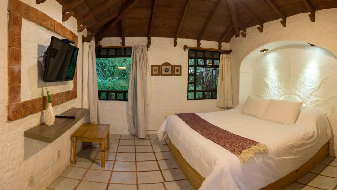 Hotel Bosques Del Sol Suites ซานกริสโตบัล เด ลาสกาซาส ภายนอก รูปภาพ